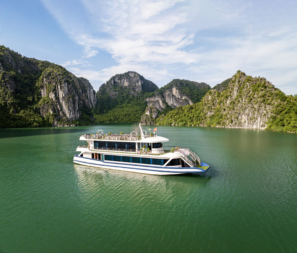 Ha Long Bay Day Cruise From Ha Noi